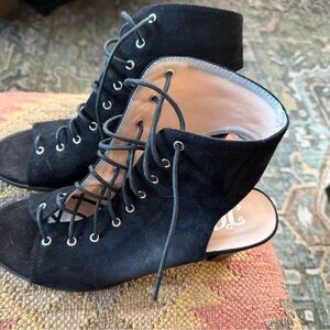 Elegant Black Lace-Up Women's Boots